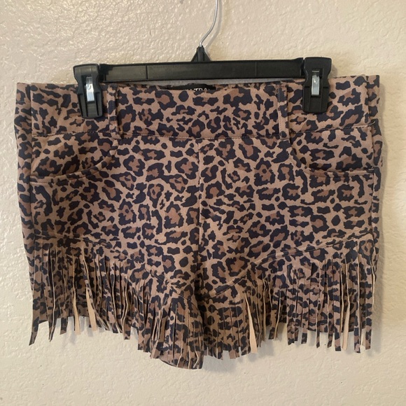 Leopard Print Fringe Women Shorts - Picture 1 of 3